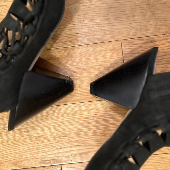 Black Vince Camuto Heeled Sandals - Picture 6 of 7